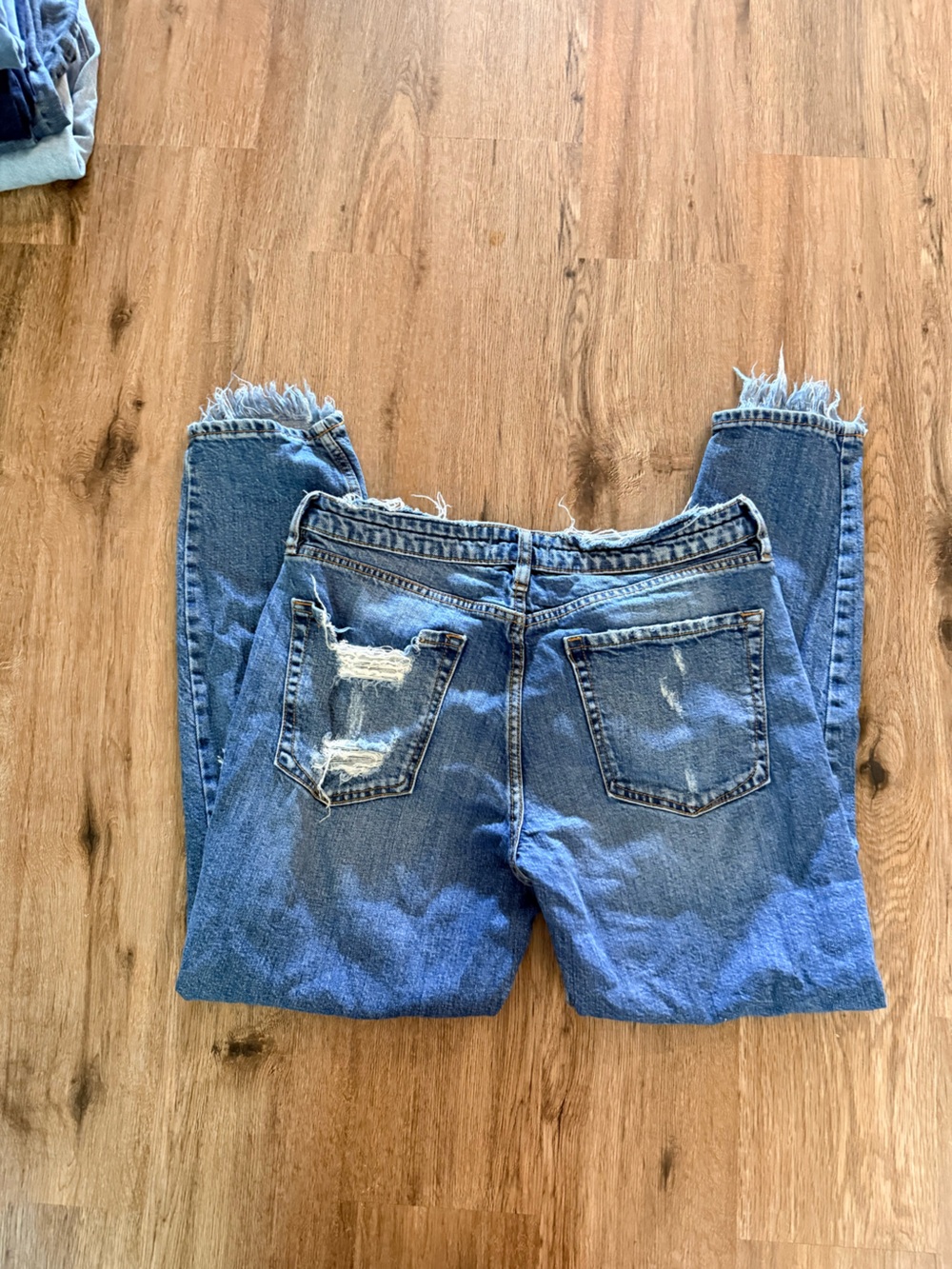 Silver Jeans Blue Distressed Ankle Crop with Frayed Hems